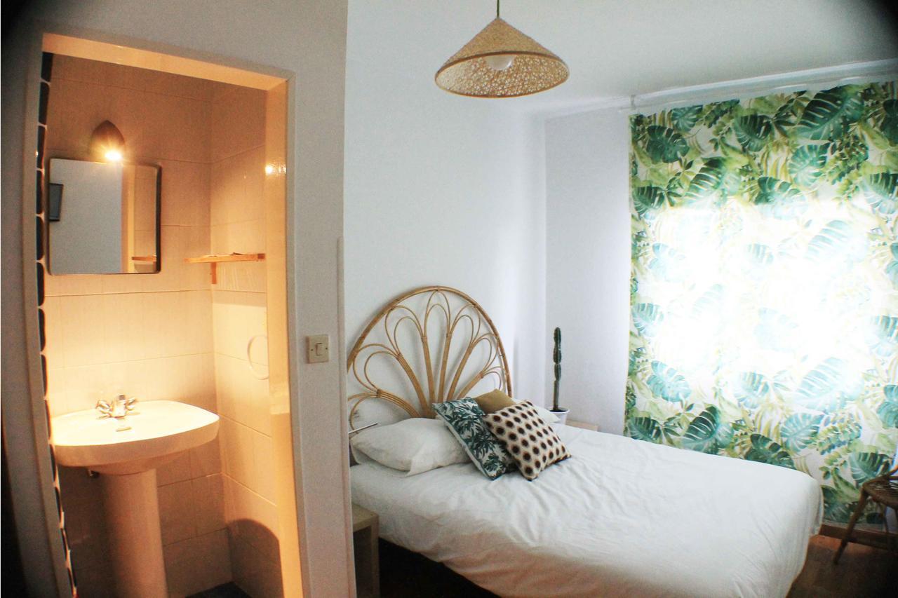 Cactus Bed & Breakfast Salinas Castrillon Exterior photo